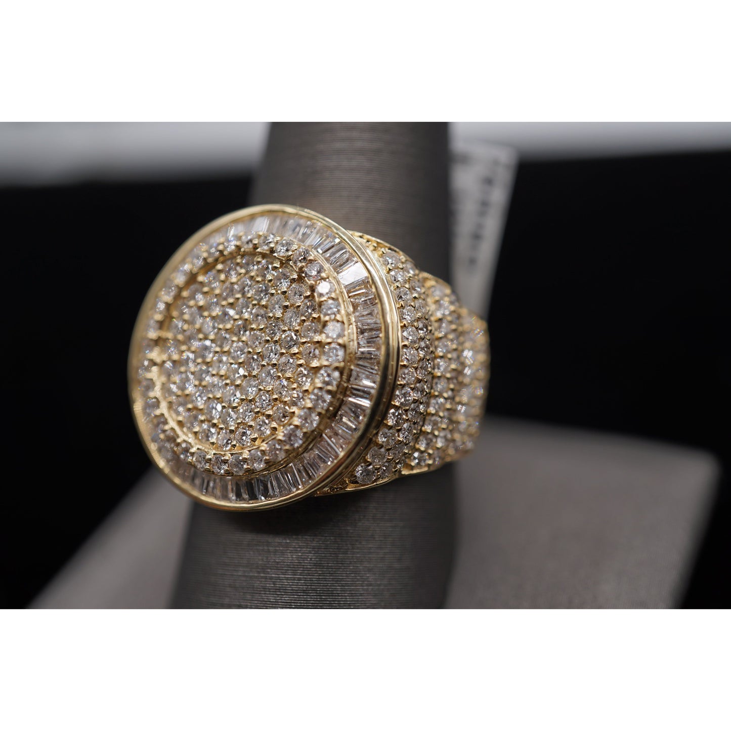 14k Diamond Baguette Circle Ring