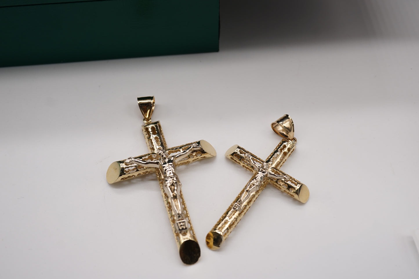 14k 3D Crucifix