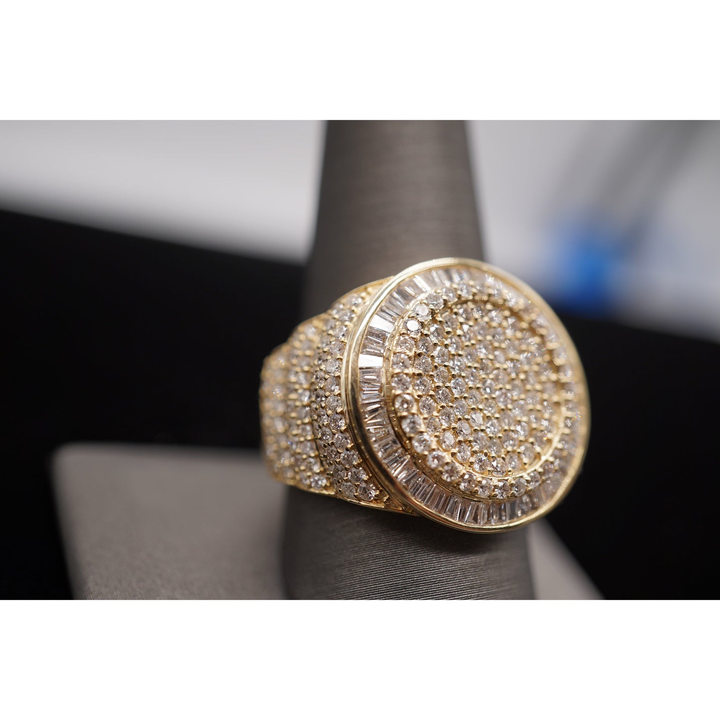 14k Diamond Baguette Circle Ring